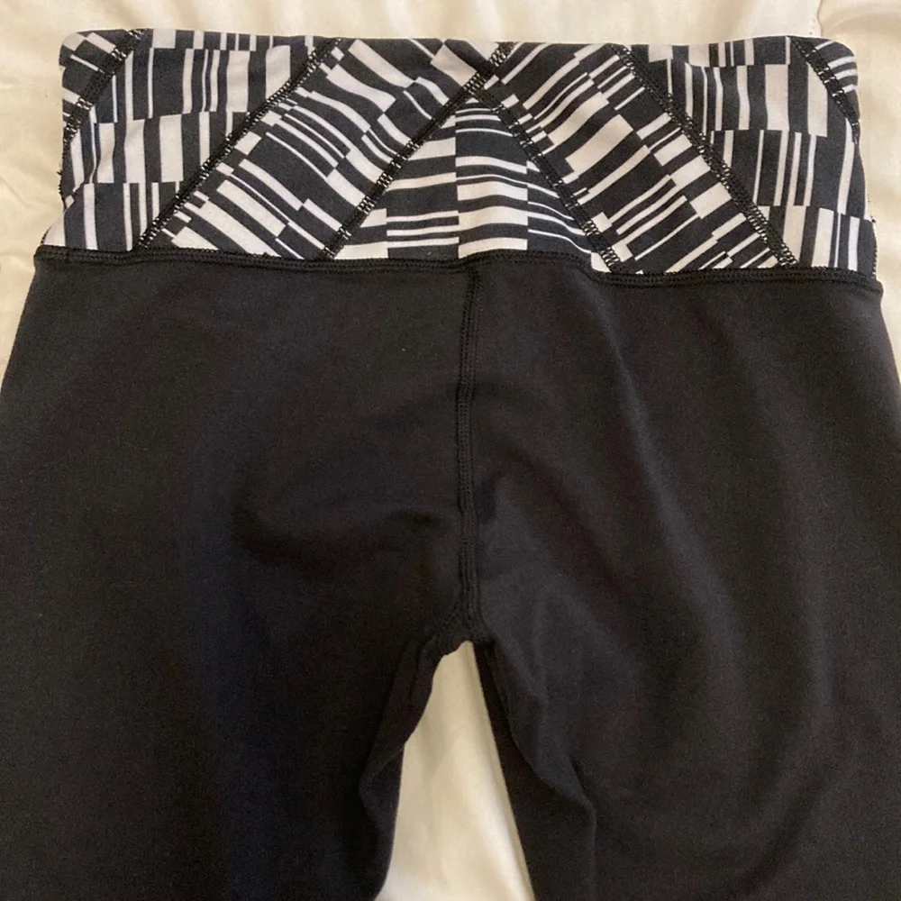 Lululemon Wunder Under Black / Ying Yang Stripe White Black Size 4 - Picture 7 of 11
